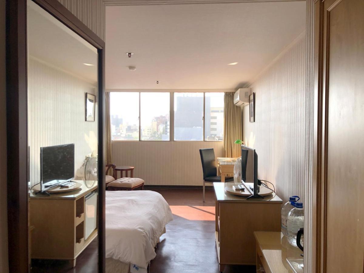Hermes Hotel Sin-ču Exteriér fotografie