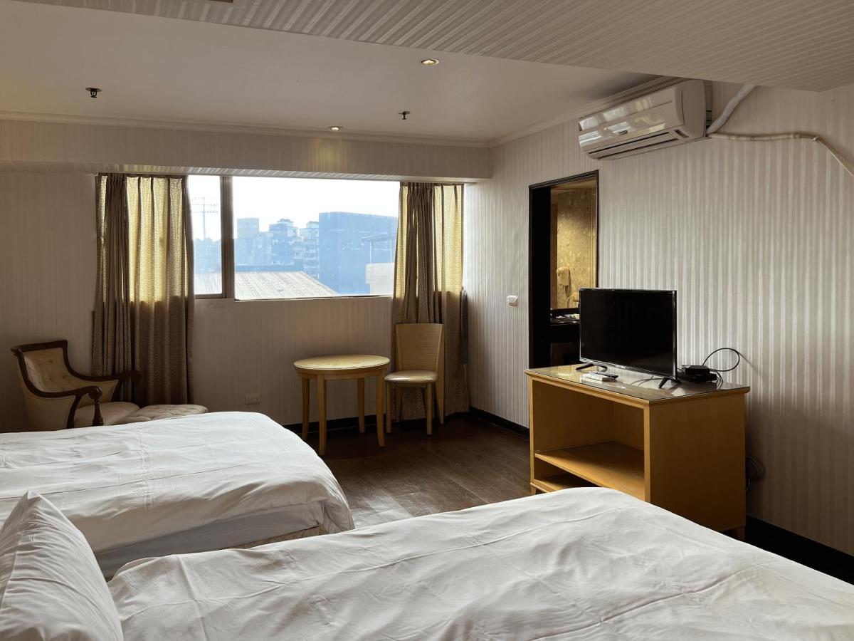 Hermes Hotel Sin-ču Exteriér fotografie