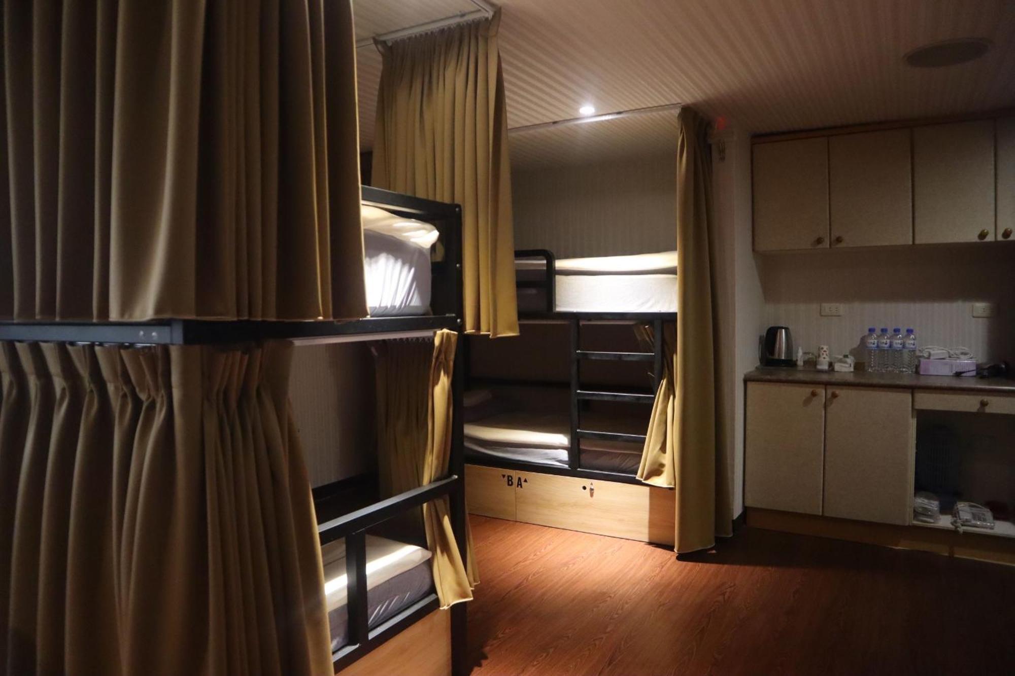 Hermes Hotel Sin-ču Exteriér fotografie