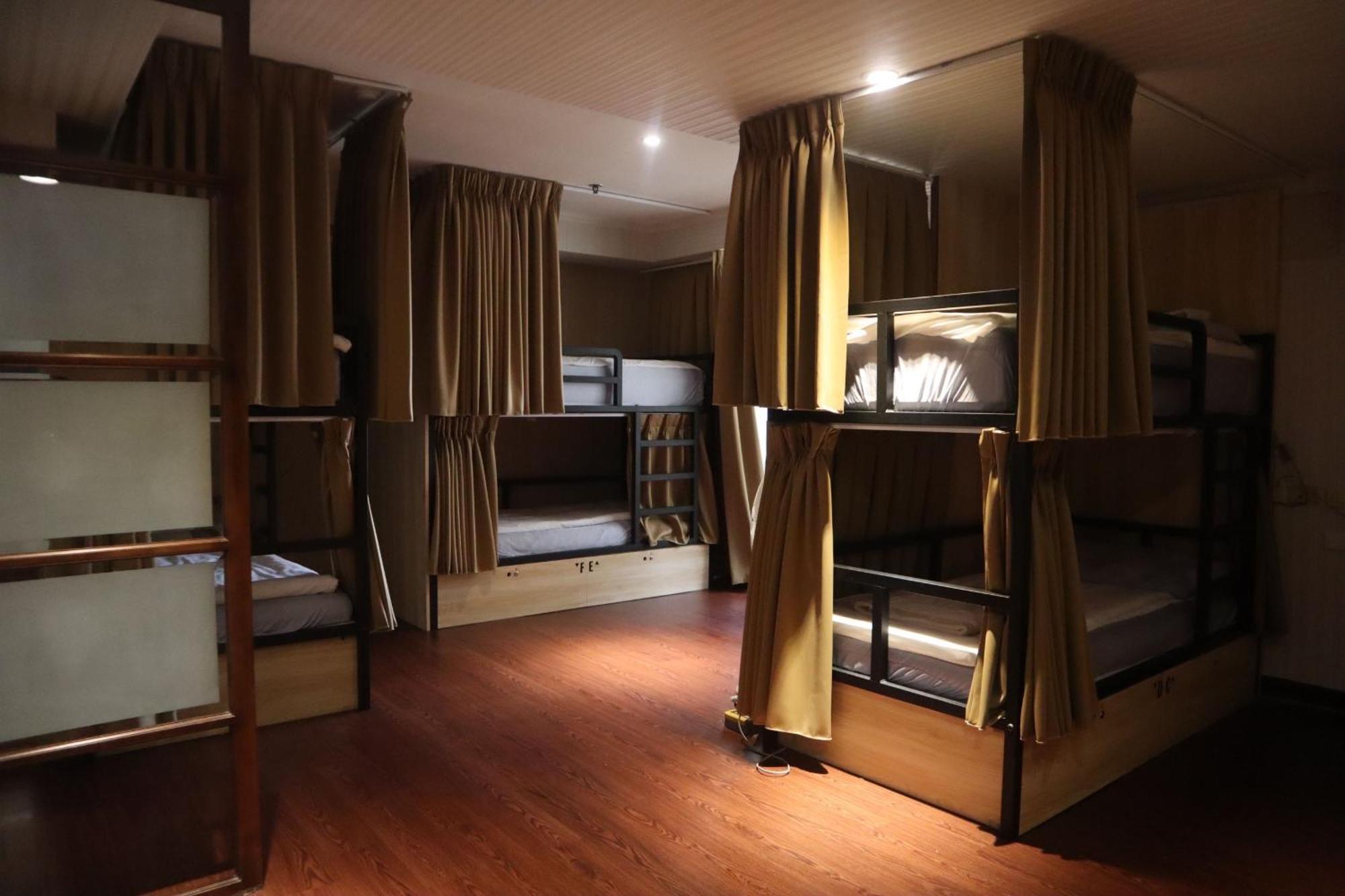 Hermes Hotel Sin-ču Exteriér fotografie